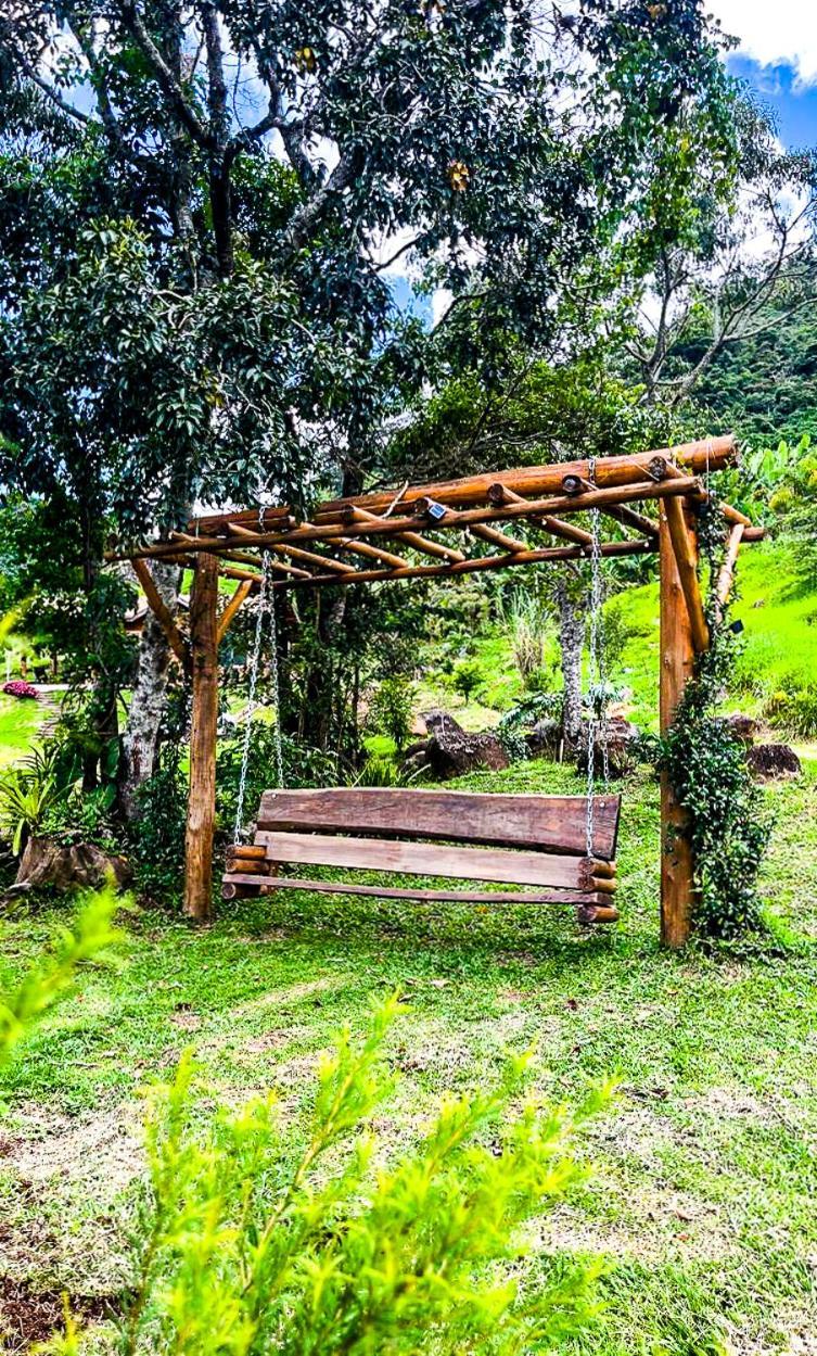 Chale Araucaria- Vale Das Pedras Mg ซาปุไค-มิริม ภายนอก รูปภาพ